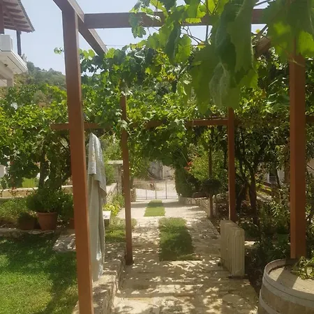 Spyridoula's Himare