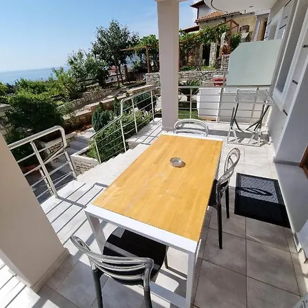 Spyridoula's Himare